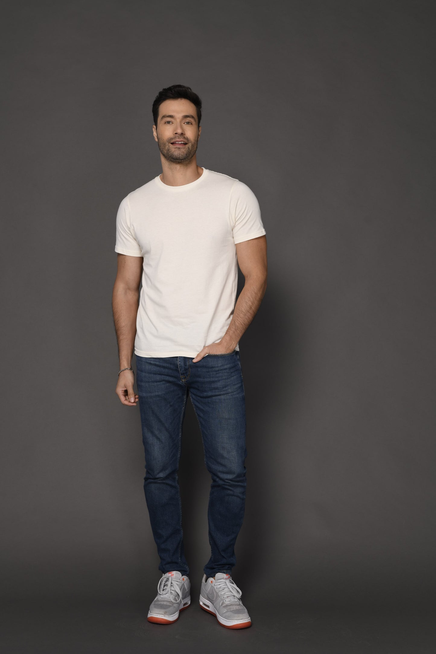 300 - Unisex Adult Side Seam Combed Tee